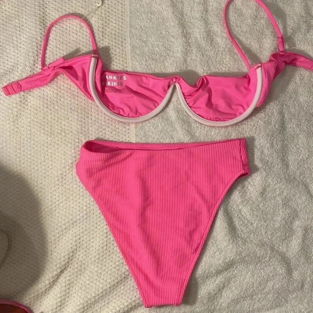 FRANKIE'S Ribbed Bikini (Tolly Underwire Top + Jenna High Waist Bottoms) - Picture 6 of 10